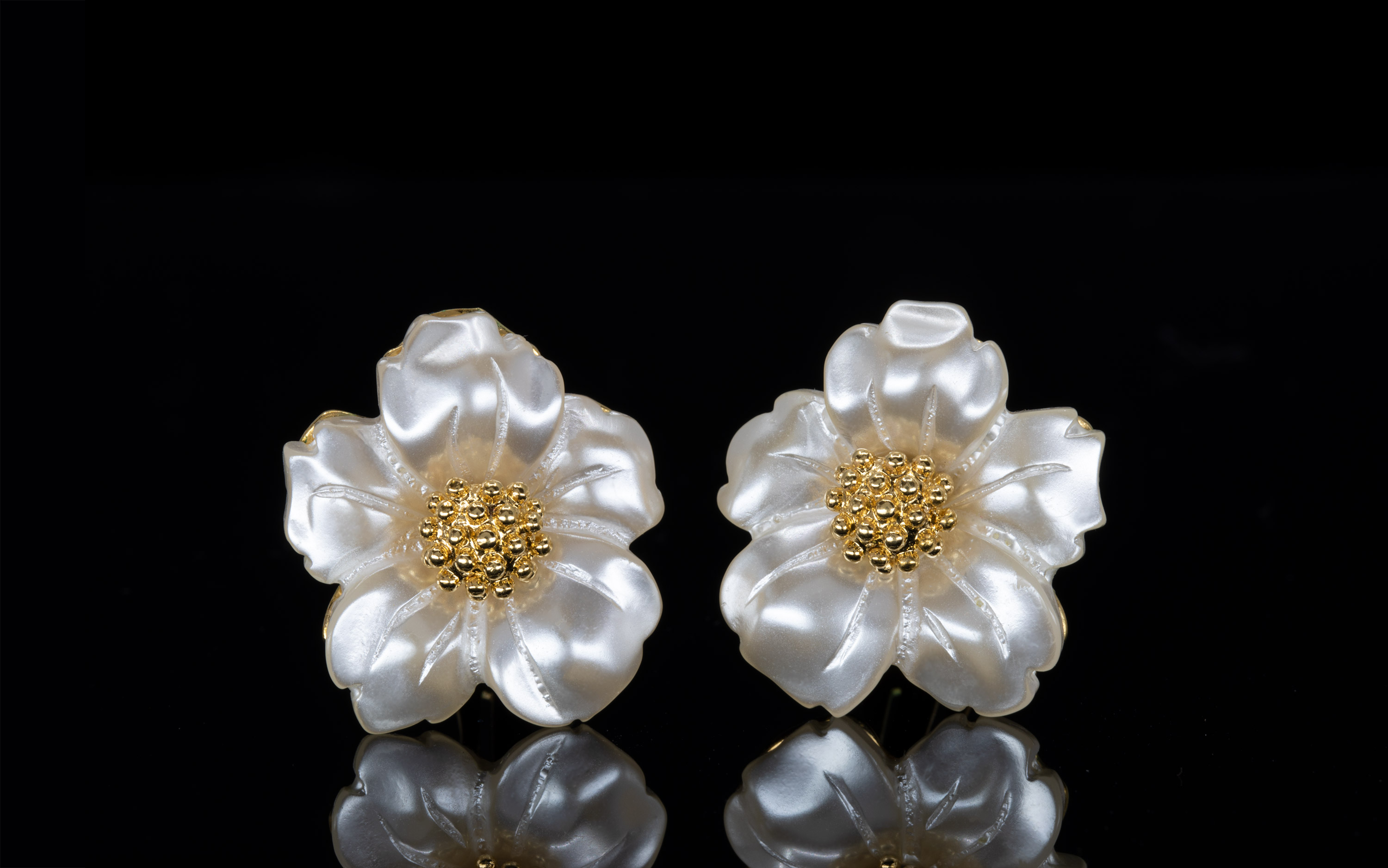 pearl flower earrings with gold center